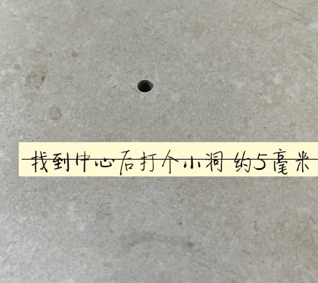 崇川瓷砖空鼓维修公司专业解答在瓷砖铺贴过程中，如果砂料搅拌不均匀，将会带来以下问题